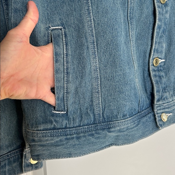 NWOT Harry Potter Hogwarts Embroidered Denim Jacket by Cakeworthy - L - Picture 10 of 14